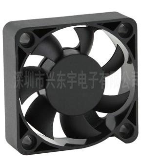 影(ying)響“舞(wu)臺(tai)燈(deng)光(guang)散(san)熱風(feng)扇(shan)”噪(zao)音的(de)因(yin)素有(you)哪(na)些(xie)？